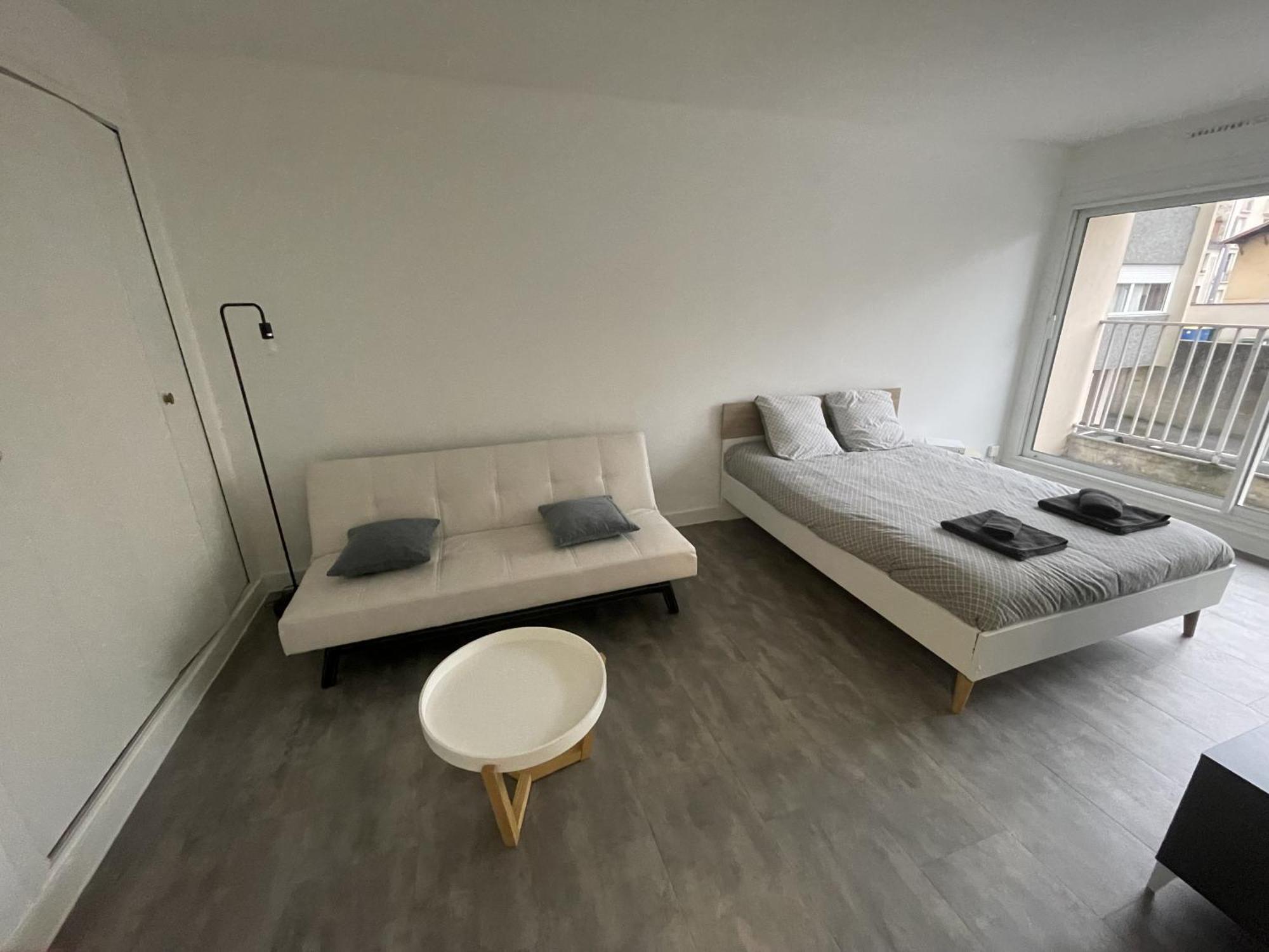 Logement Neuf A Proximite Du Centre Ville Avec Parking Limoges Exterior foto